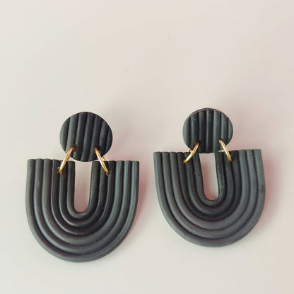 Aretes Aura
